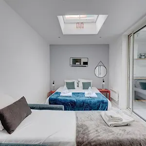 https://244-suite-saint-dominique.fr-paris.fr
